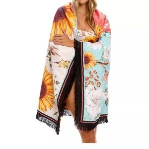 Agua bendita Sunshower Reversible Towel NWT